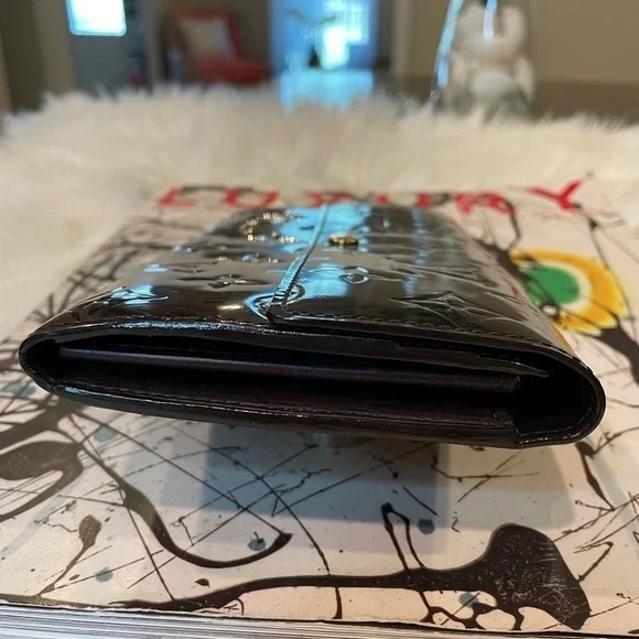 Louis Vuitton Violette Monogram Vernis Porte Feuille Sarah Wallet - Picture 9 of 13